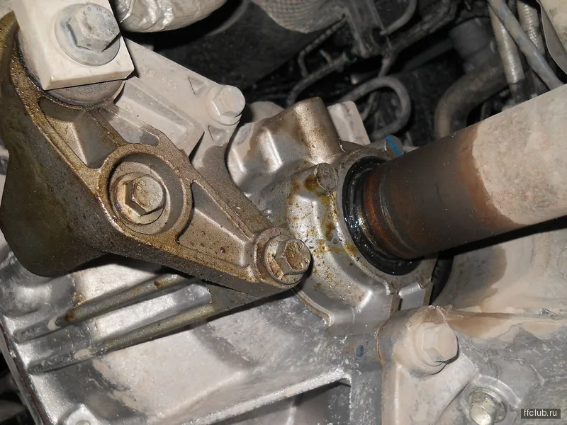 Сальник правого привода на ford focus 1