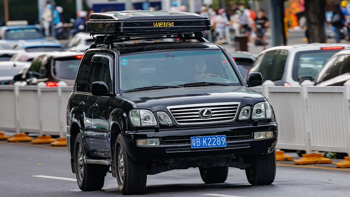 Lexus LX: диагностика стуков подвески